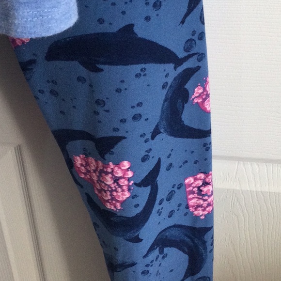 LuLaRoe Top & Leggings Set - Picture 5 of 8